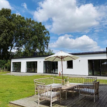 Guesthouse, Not Even A Minute Walk To The Ocean Kullavik Exterior foto