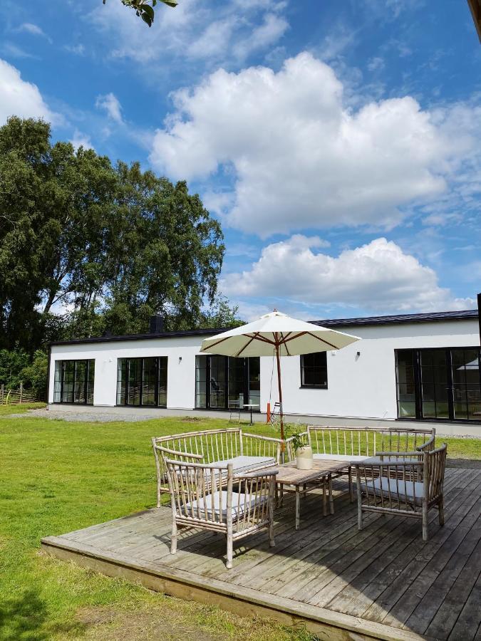 Guesthouse, Not Even A Minute Walk To The Ocean Kullavik Exterior foto