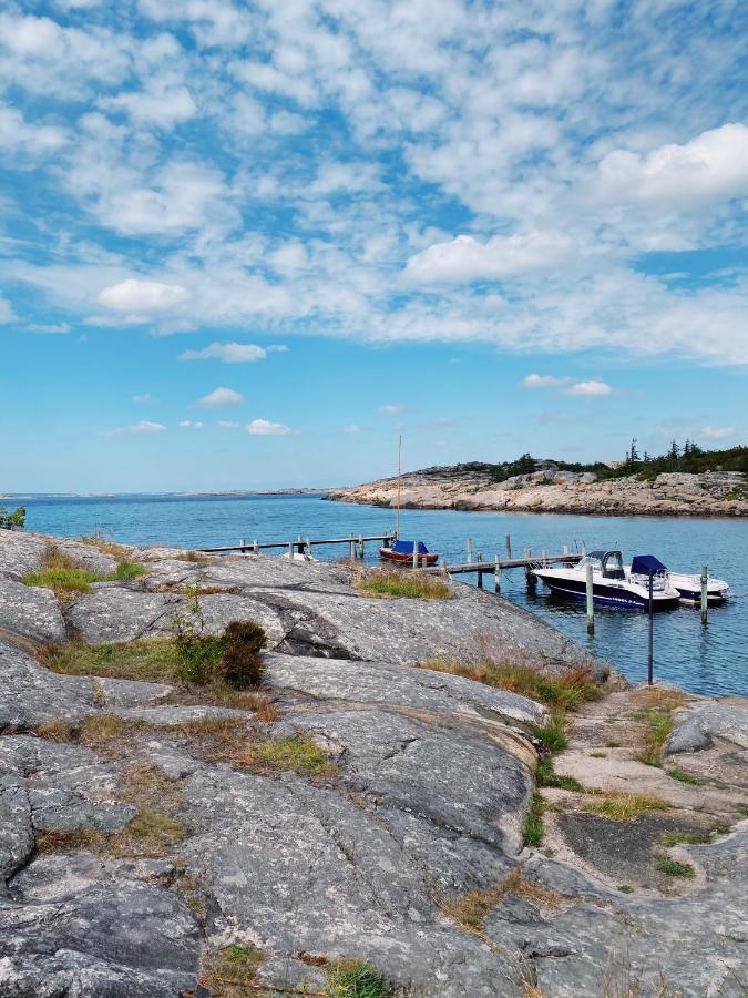 Guesthouse, Not Even A Minute Walk To The Ocean Kullavik Exterior foto