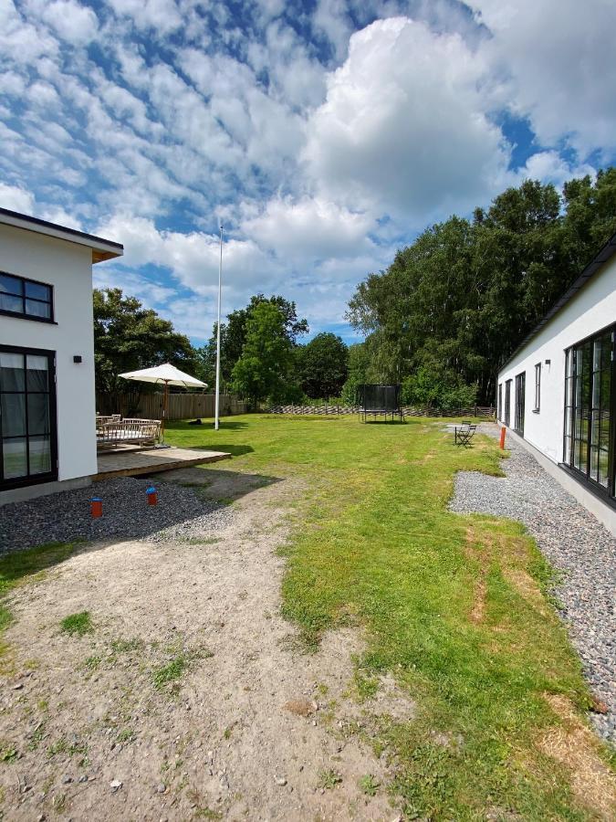 Guesthouse, Not Even A Minute Walk To The Ocean Kullavik Exterior foto