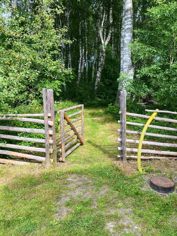 Guesthouse, Not Even A Minute Walk To The Ocean Kullavik Exterior foto
