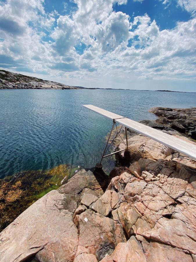 Guesthouse, Not Even A Minute Walk To The Ocean Kullavik Exterior foto