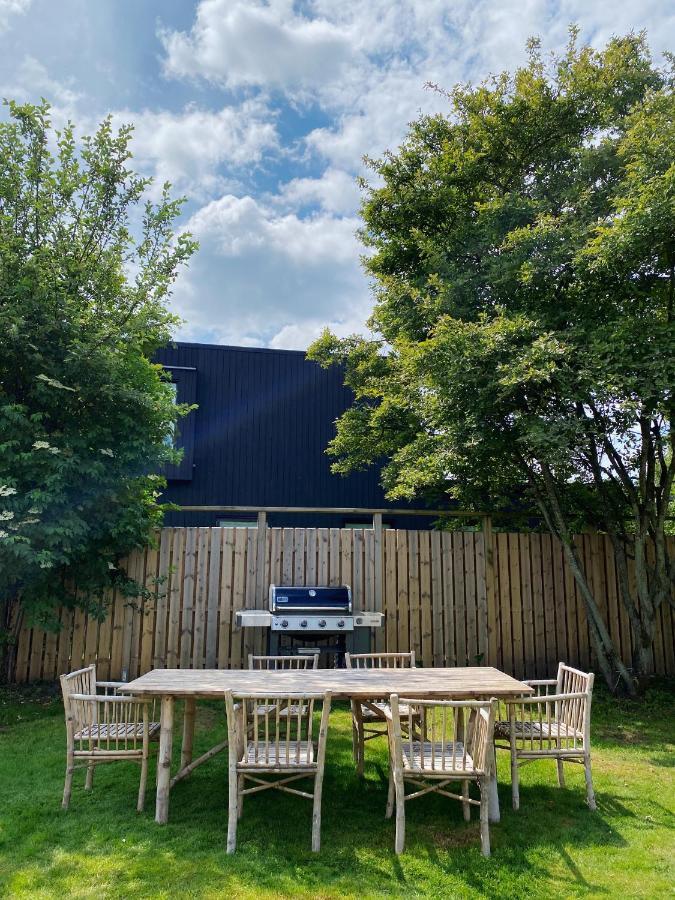 Guesthouse, Not Even A Minute Walk To The Ocean Kullavik Exterior foto