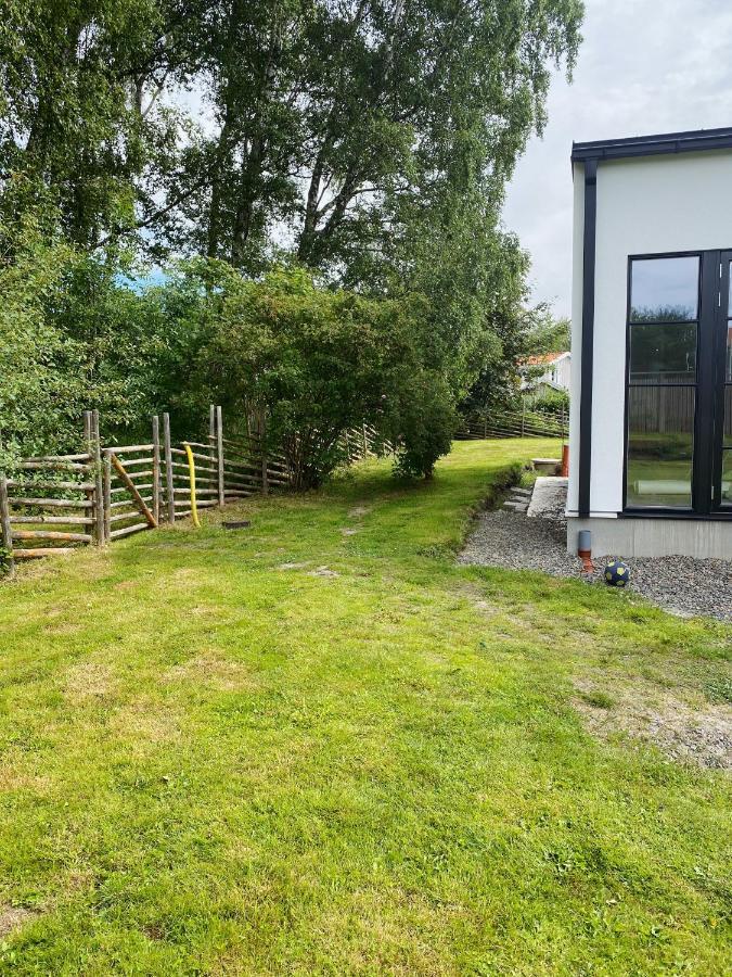 Guesthouse, Not Even A Minute Walk To The Ocean Kullavik Exterior foto